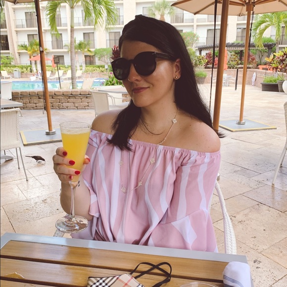 Meet Your Posher, Nicole! Hellllllooooo! - Picture 2 of 14